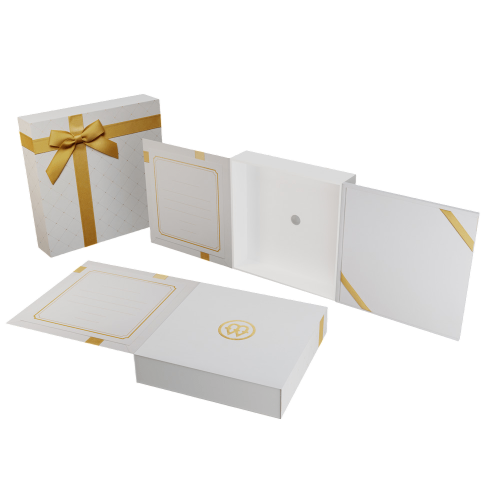 2-gram gold bar featuring Our Lady of Częstochowa, packaging