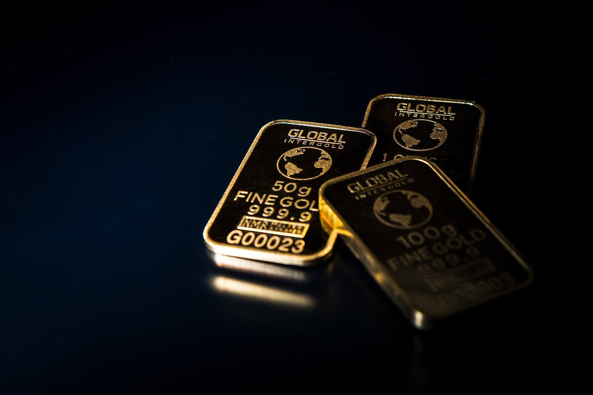 WHY DOES GOLD HAVE DIFFERENT COLORS?