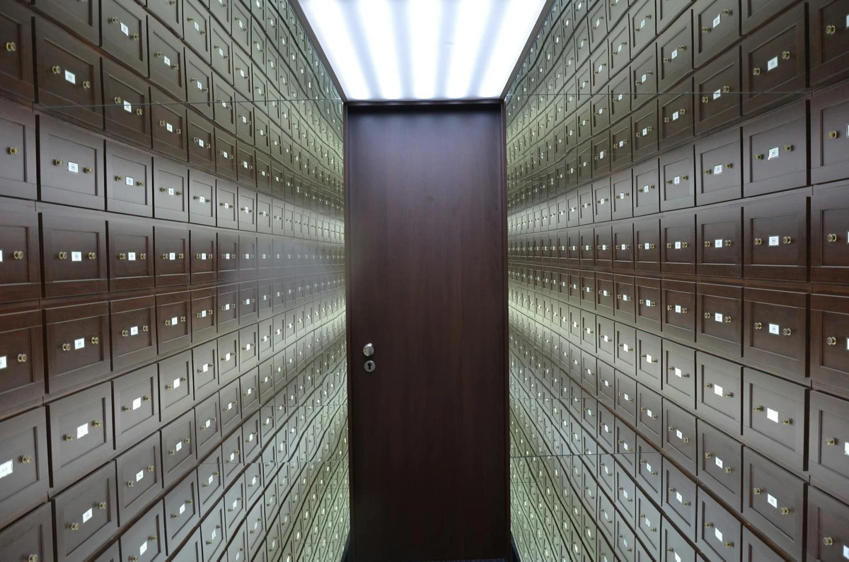 Bank safe deposit box for gold – costs, availability, and restrictions